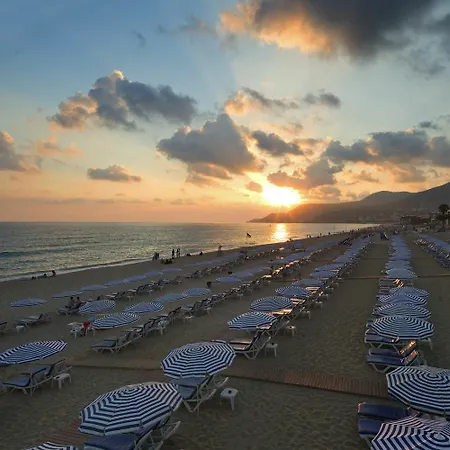 Moonflower Aparts & Apart-hotel 4*