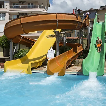 Lägenhetshotell Moonflower Aparts & 4*