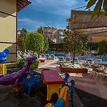 Moonflower Aparts & Ξενοδοχείο με διαμερίσματα 4*