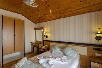 Moonflower Aparts & 4*