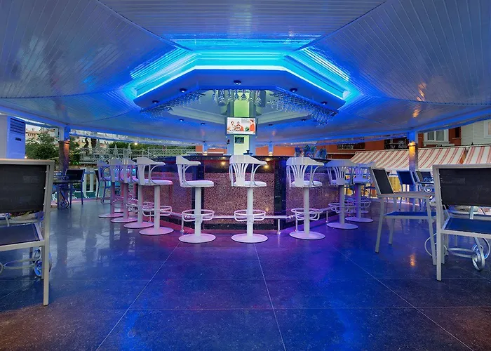 Moonflower Aparts & 4*